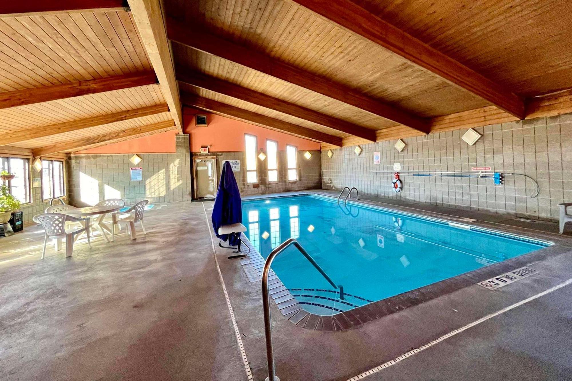 Sauk River Inn & Suites, A Travelodge By Wyndham Sauk Centre Exterior photo